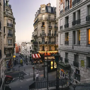 https://cozy-marais-studio-next-to-the-seine-pont-marie.fr-paris.fr